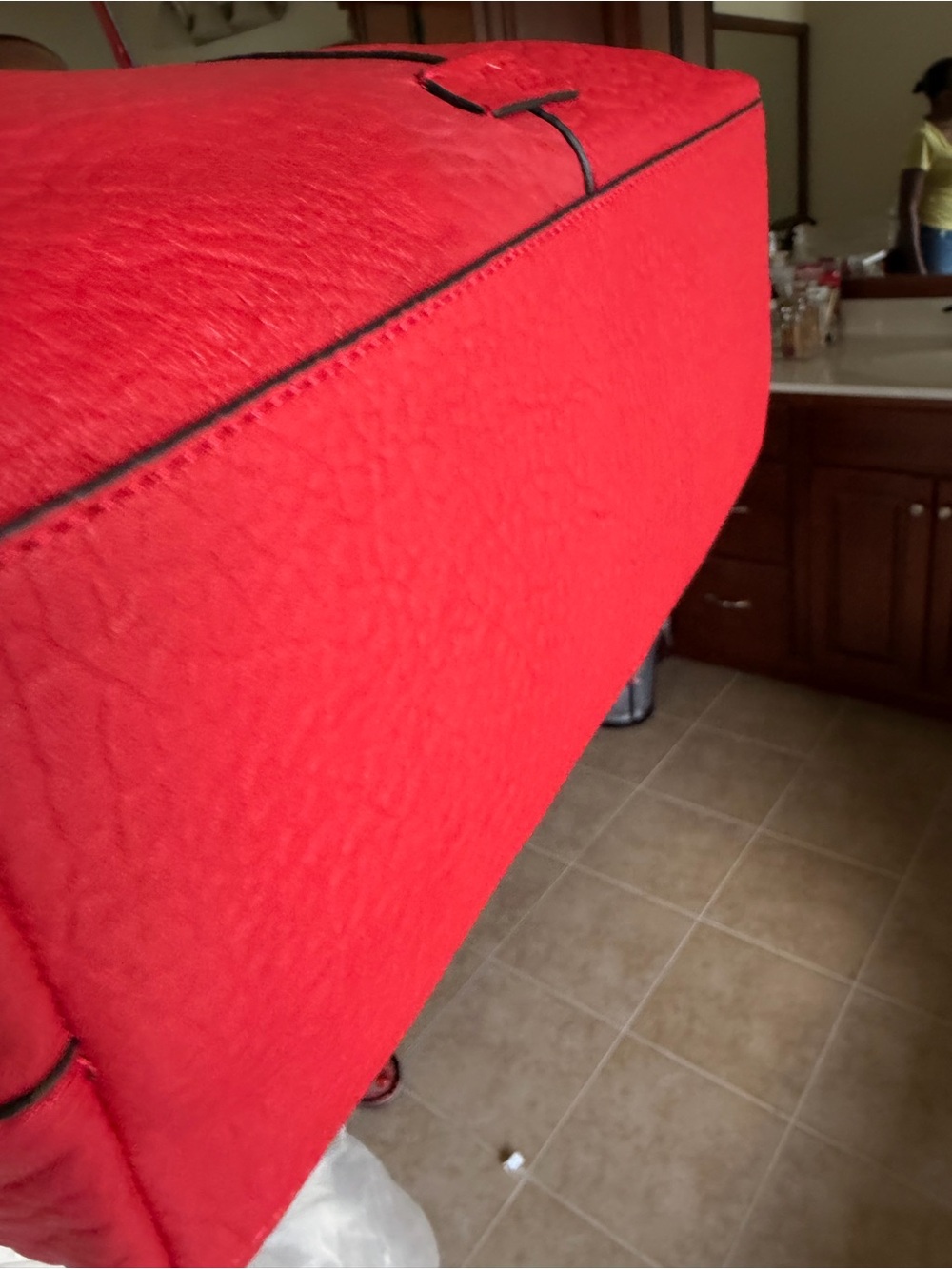 Vince Camuto Red Textured Hobo Shoulder Bag - Picture 2 of 3